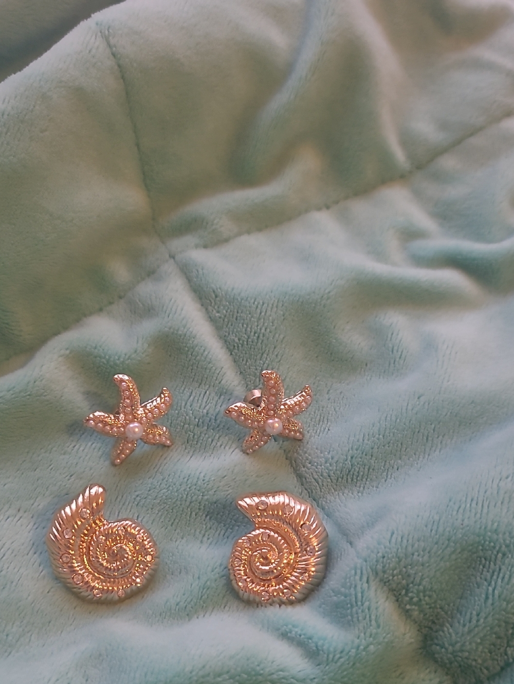 House of Harlow 1960 Gold Starfish and Nautilus Earrings